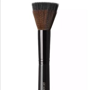 Laura Mercier Finishing Brush / NEW IN BOX!
